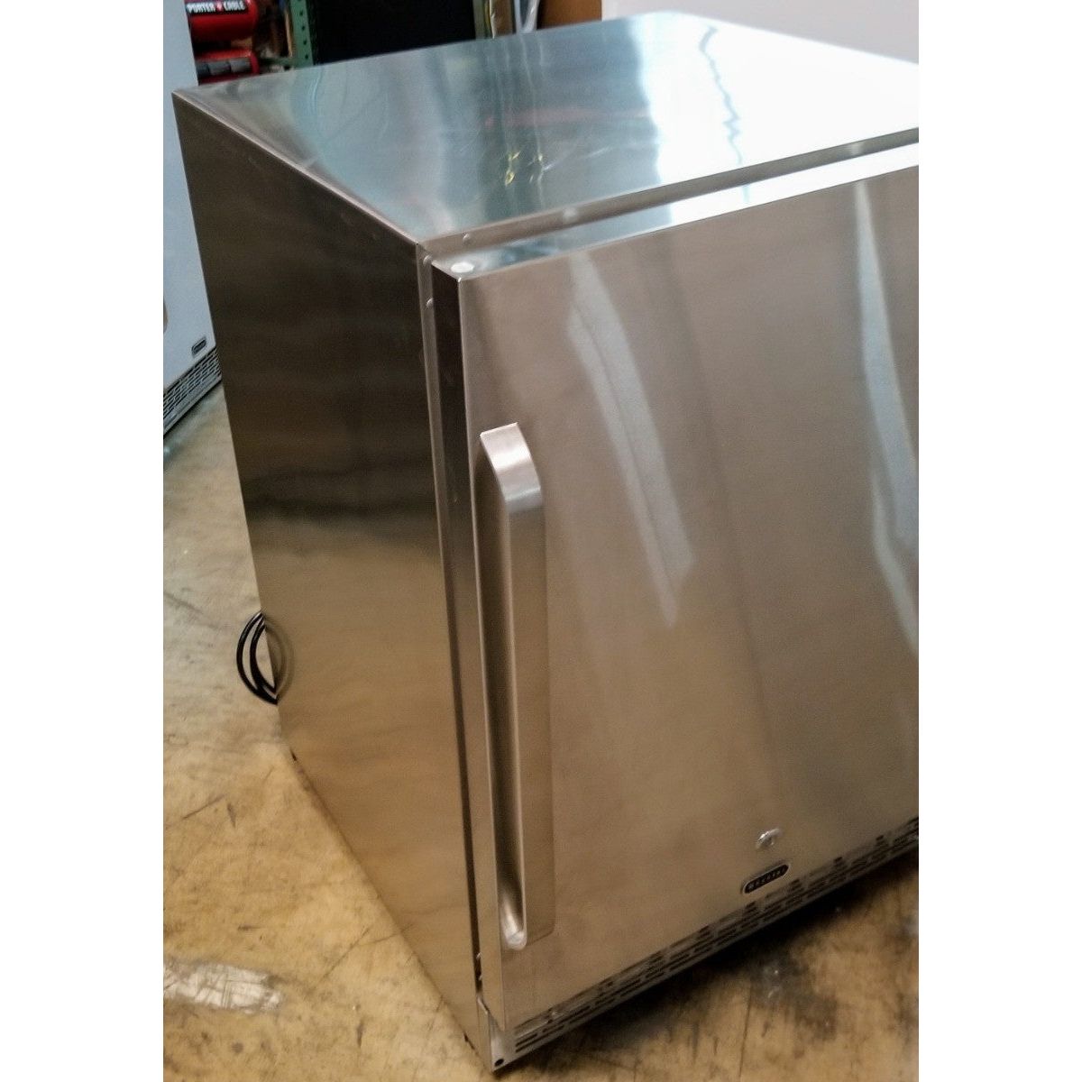 Whynter 24" Built In Outdoor Bar Beverage Refrigerator, SS BOR-53024-SSW