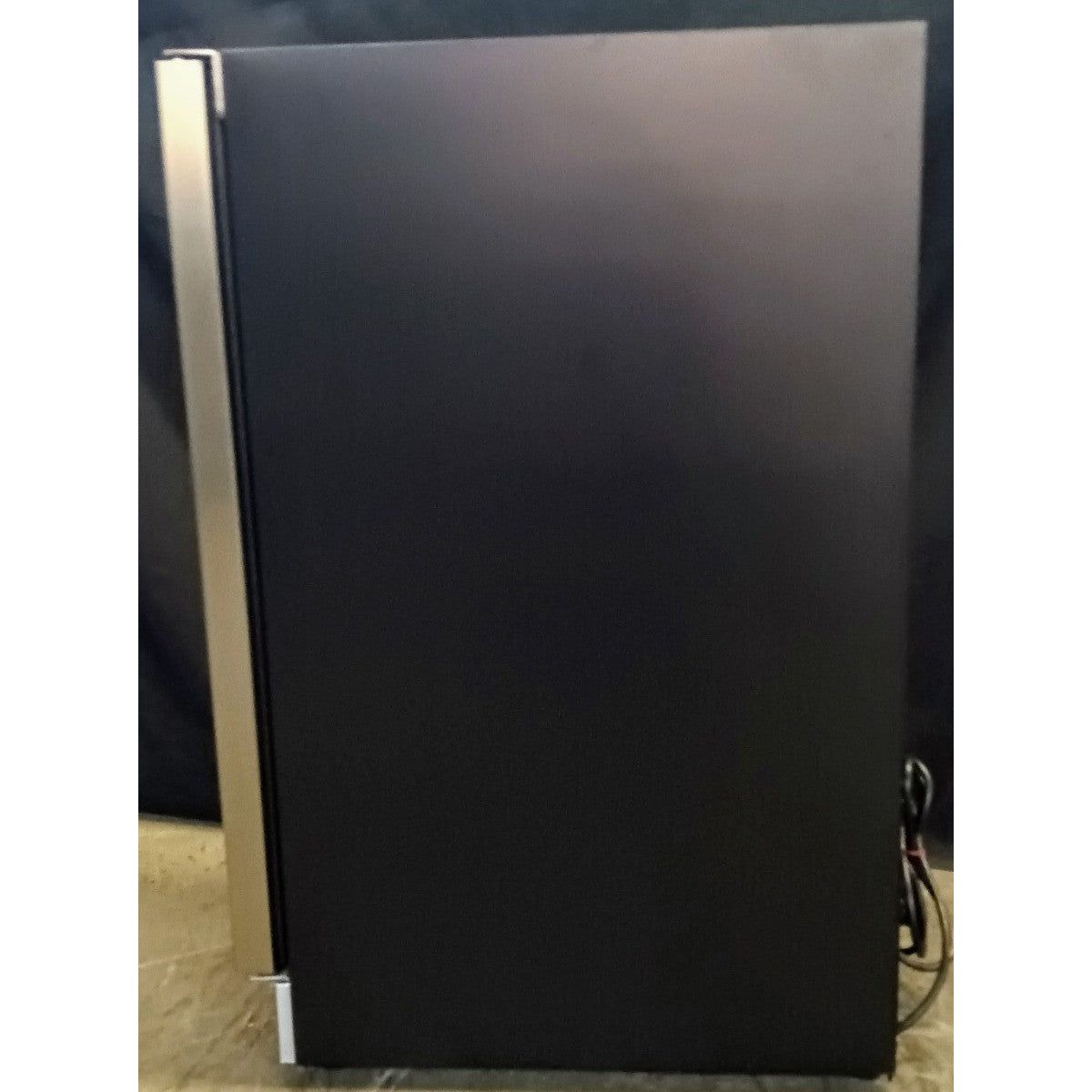 Danby 32lb 15" Stainless Steel BuiltIn Ice Maker DIM32D1BSSPR